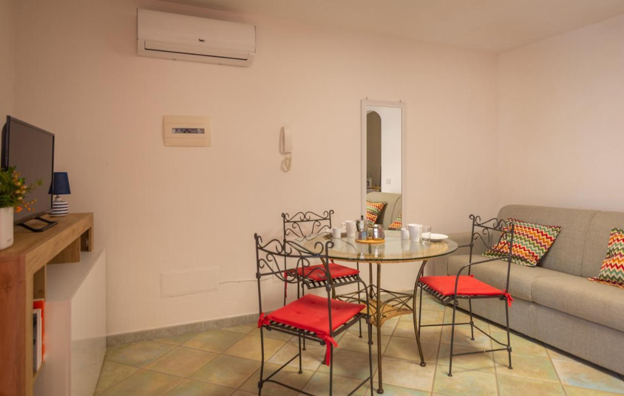 Residenze Il Girasole Aparthotel Golfo Aranci Buitenkant foto