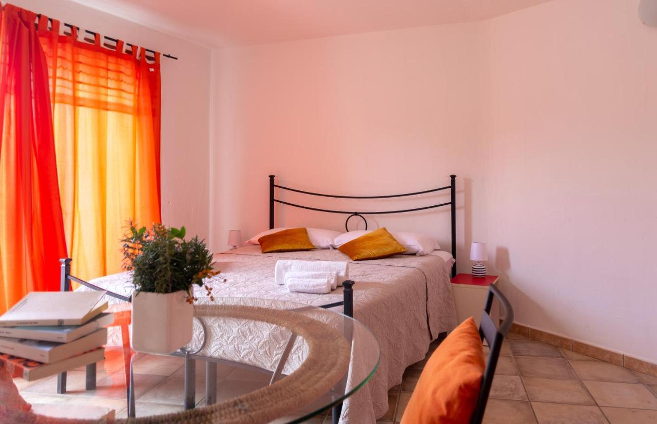 Residenze Il Girasole Aparthotel Golfo Aranci Buitenkant foto