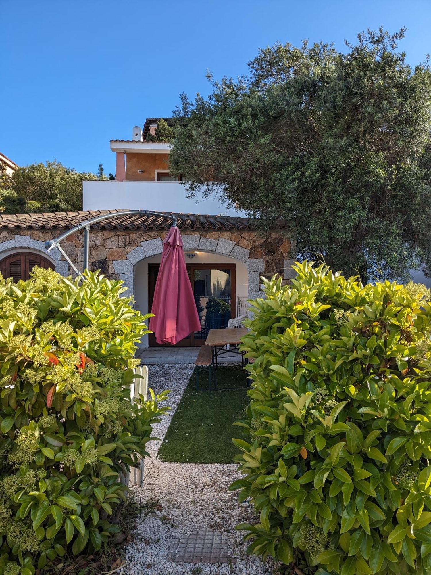 Residenze Il Girasole Aparthotel Golfo Aranci Buitenkant foto